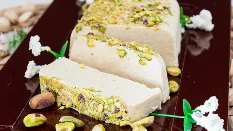 تصویر 2 از حلوا ارده شکری سنتی با عطر دلپذیر کنجد تازه
